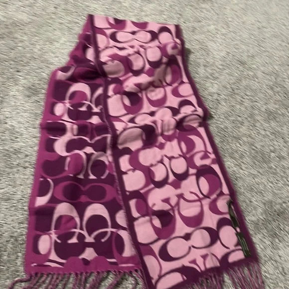 Coach scarf - Picture 1 of 4